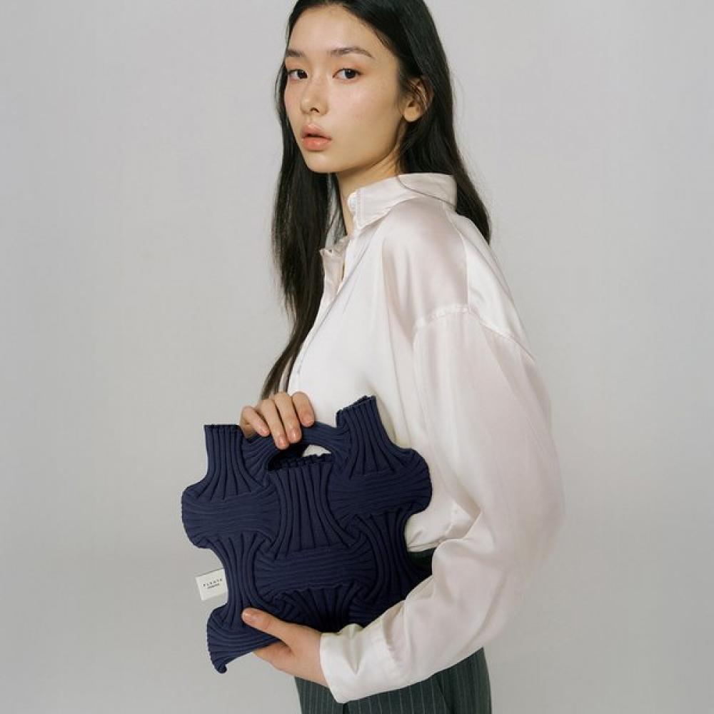 

Pleatsmama Navy New Bow Bag Single option