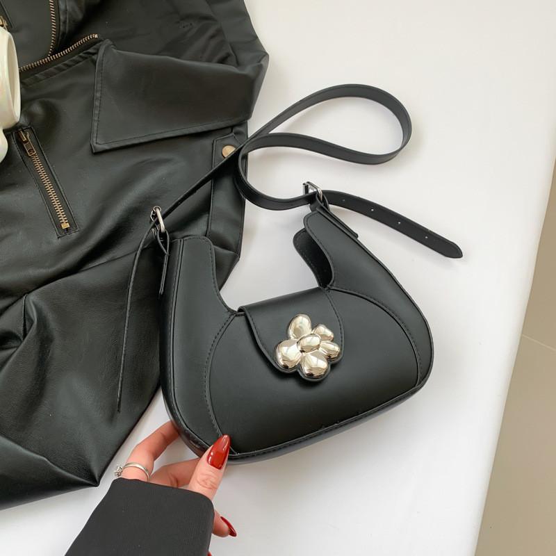 

Элегантная и модная женская сумка-пельмень из мягкой полиуретановой кожи для повседневного использования, шикарная сумка через плечо и кроссбоди чёрный