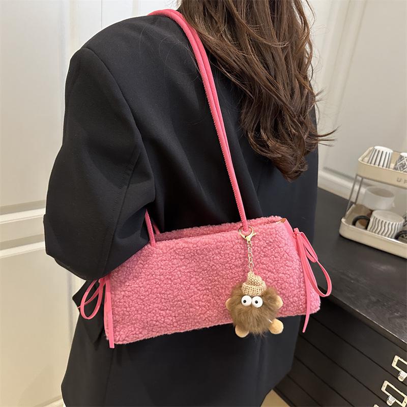 Autumn and winter new lamb wool mini mobile phone bag, high-end simple shoulder bag, fashionable shoulder plush messenger bag