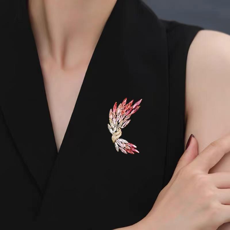 Elegant Anti-Gloss Gradient Swan Brooch Corsage Women's Commuter Jack Accessory Diamond Rhinestone Plating for Wedding Gifts