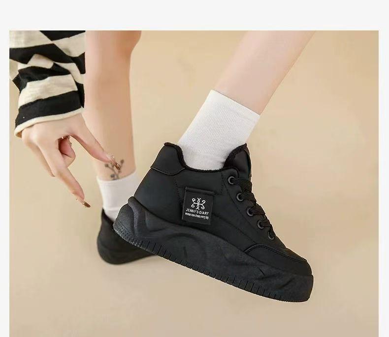 Kids’ Fleece-Lined Non-Slip Bread Shoes 2025 – Thick-Sole, Casual, Versatile, Autumn/Winter German Training Sneakers.