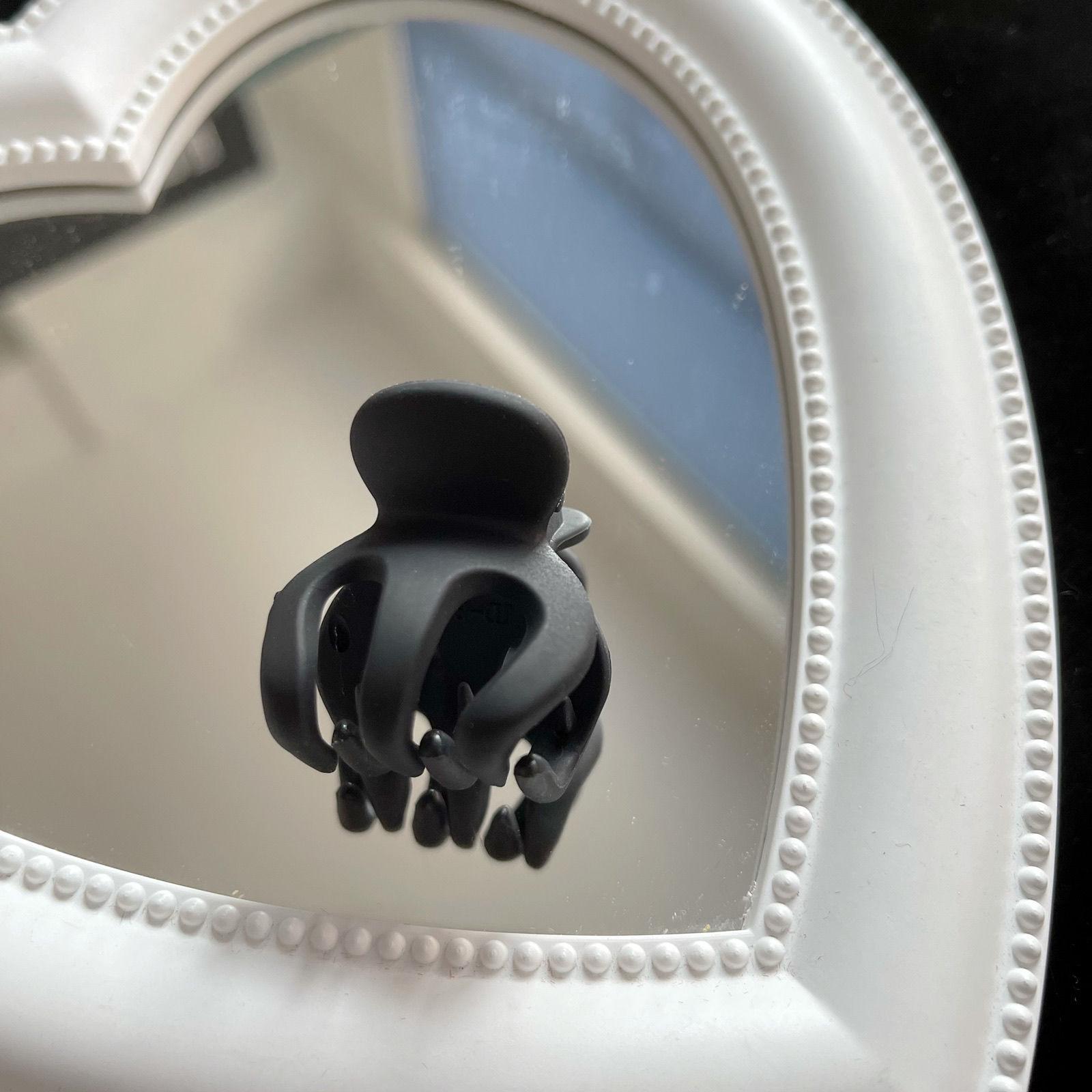 

Черный зажим-крабик против провисания в виде маленького акульего когтя для высоких хвостов - Женский аксессуар для волос