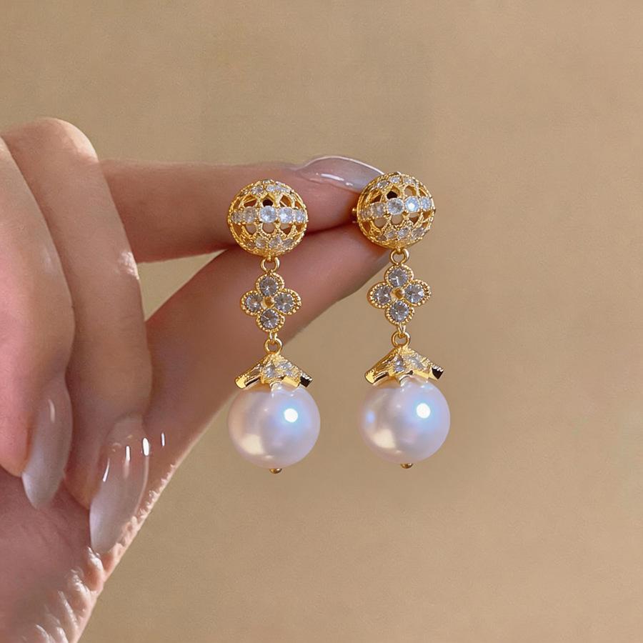 18k Gold-Plated Silver Needle Zircon Flower Pearl Stud Earrings - Vintage Elegant Light Luxury Ear Ornaments