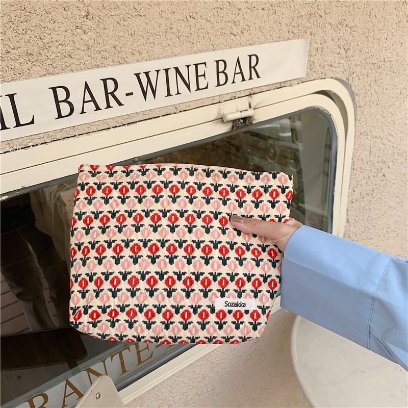 

Women s Portable Corduroy Retro Flower Zipper Cosmetic Bag OneSize червоний