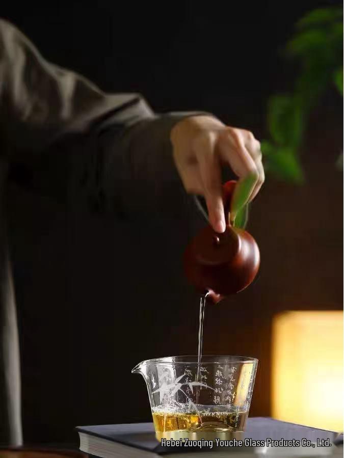 High Borosilicate Heat-Resistant Glass Tea Dispenser, Large Capacity Golden Cicada Fair Cup