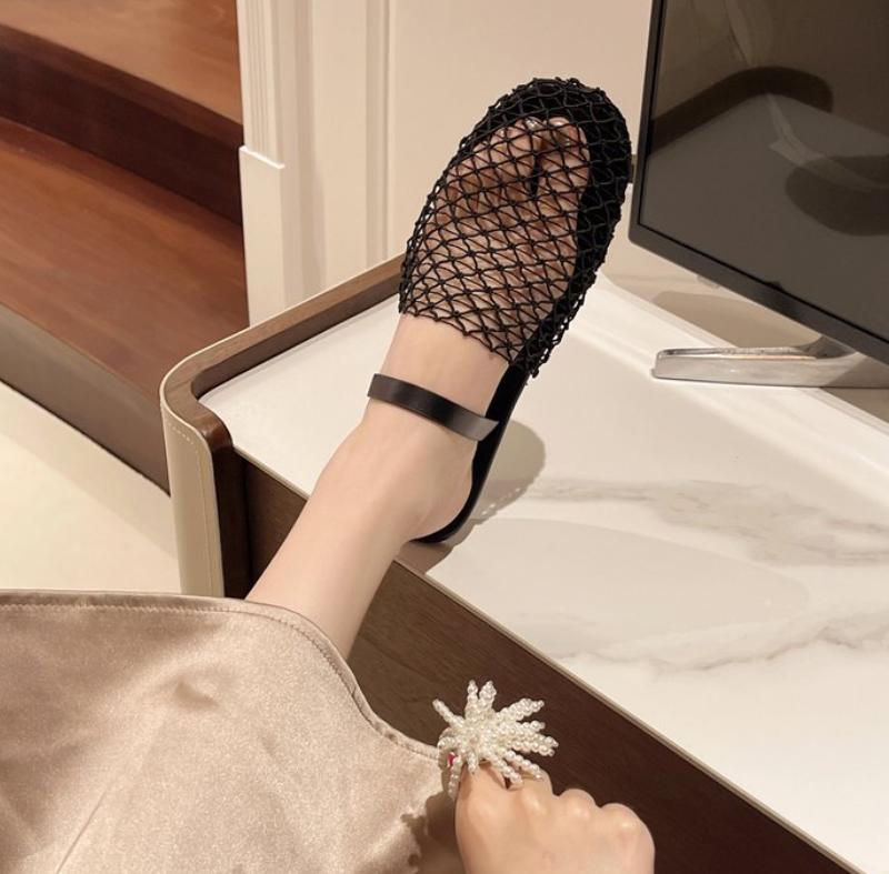 Fashion 2024 New Beach Shoes Comfort Retro Female Flat shoes Summer Mesh Hollow Sandals Women Flats Shallow slippers