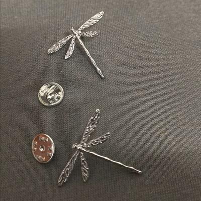 Vintage Silber Libellen Broschen Für Frauen Hochwertige Insekten Brosche Anstecknadeln Mantel Accessoires Tierschmuck Geschenke