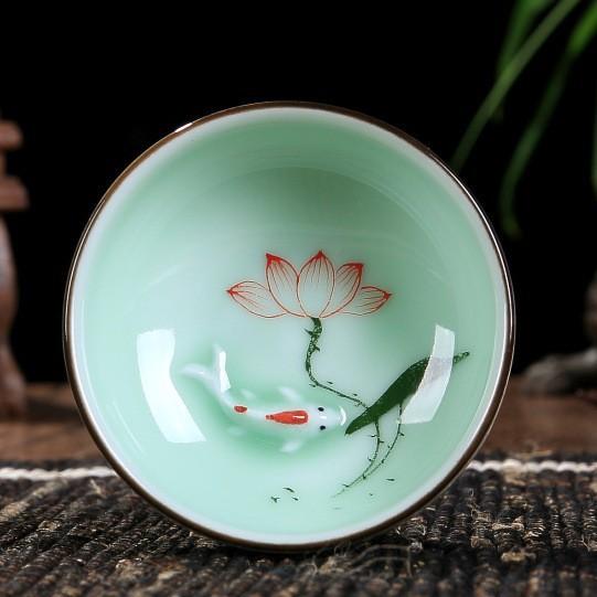 Vysoce kvalitní celadon čínská Kung Fu čajová souprava Kulatá plochá Lotos Kapr Pu'er Čajové šálky Ručně malovaný keramický Jednoduchý kapr Čajový šálek