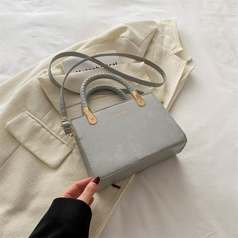 2024 New Style Women's Shoulder Bag Fashionable Street Trendy Pu Small Square Bag