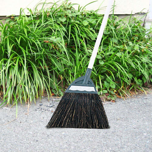 Azuma Outdoor Broom Short Handle Sanniwaniwa Ivory Bristles Width: Approx. 27cm Total Length: Approx. 77cm Ivory The Flexible Black Fern Design Can Th