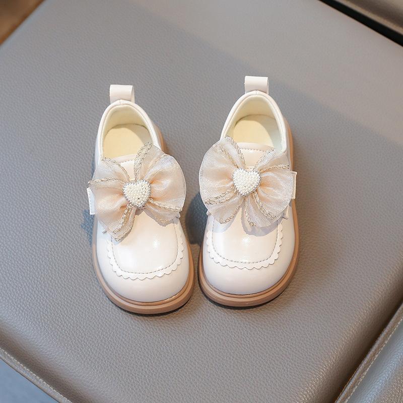 

Girls Lolita versatile leather shoes 2025 spring and autumn new soft-soled middle and older children s single shoes British style sweet princess sho 23-25 yards, 3 pairs in one hand