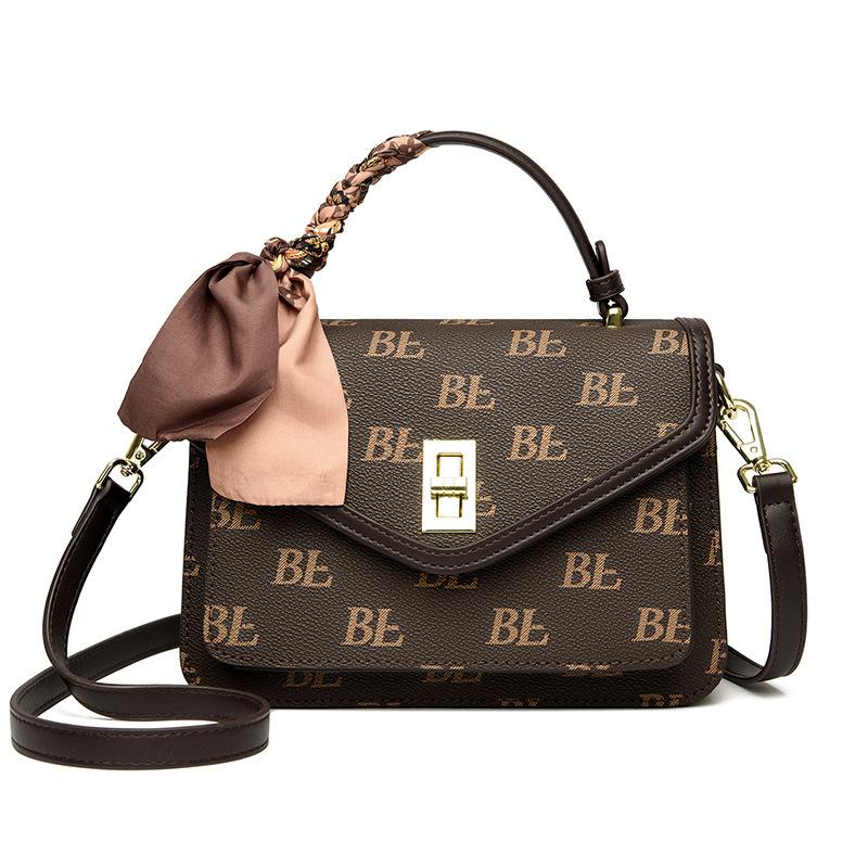 Crossbody bag Classic handbag High-end sense versatile handbag Stylish and simple small square bag Women's bag