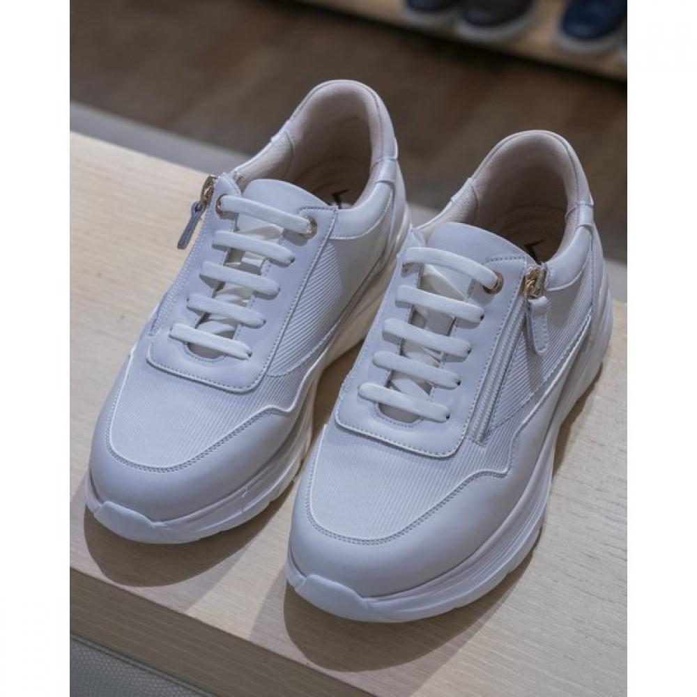 Vainer Women Comfort Sneakers Ivory 9xj2 225