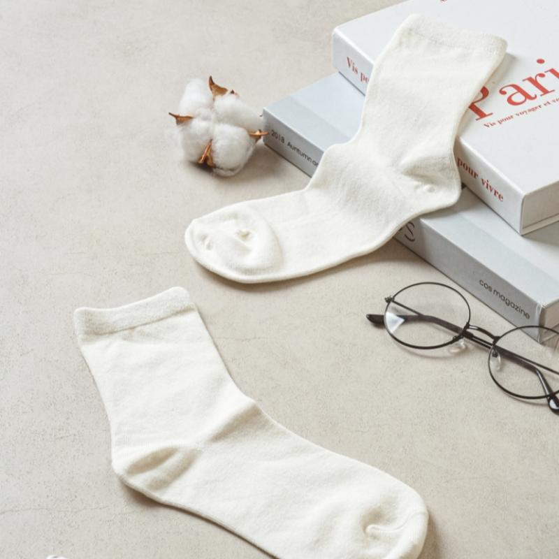 Monfoot Women S baSic Mid Calf SockS White