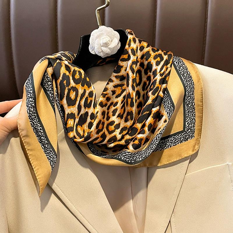 Luxury New Style Square Headscarf Women Sunscreen Beach Kerchief Popular The Four Seasons Scarves  Design 70X70CM Silk Hijab