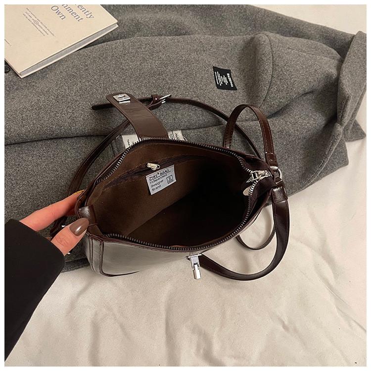 Ielgy Retro Large-Capacity Autumn Winter All-Match One-Shoulder Underarm Messenger Bag