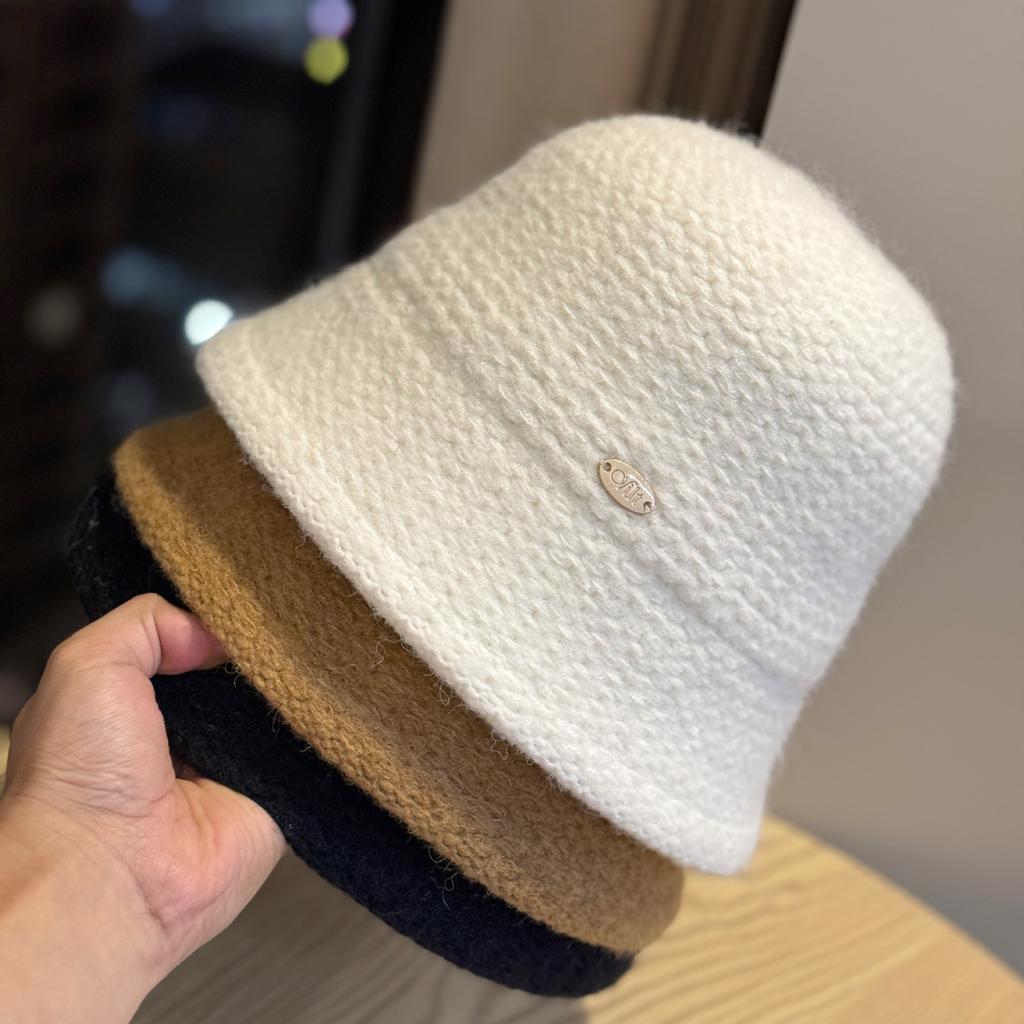 כובע סרוג אלגנטי בסגנון יפני חדש לנשים, סתיו וחורף, חם ויפה, כובע דלי מצמר, כובע פישרמן טרנדי עם סימן עגול קטן