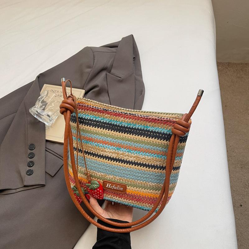 Summer Popular Woven Bucket Bag Women's New Versatile Beach Vacation Shoulder Armpit Bag Messenger Bag