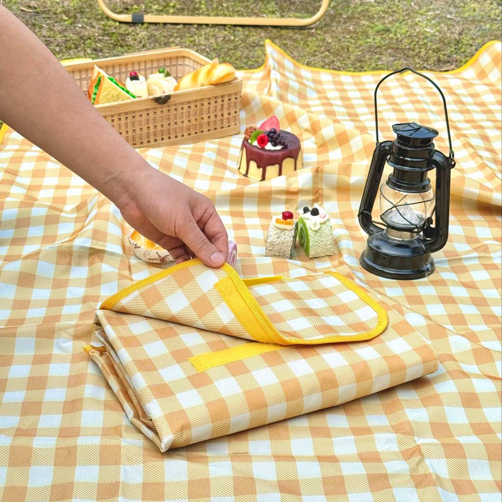 Extra Large Outdoor Foldable Portable Sand Proof Waterproof  Picnic Beach Mat Blanket Rug Camping