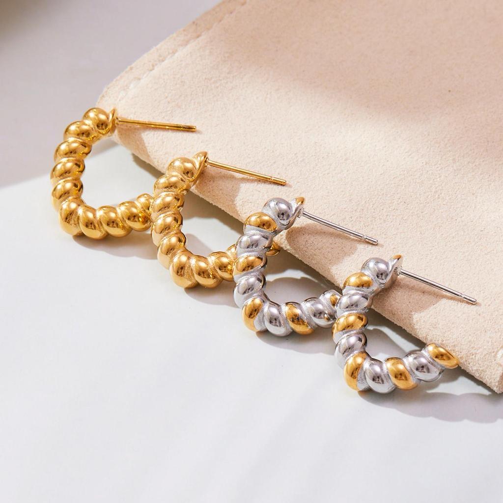 Qiong Yao French-Style C-Shaped Cable Knit Hoop Earrings - Versatile European and American INS Style Ear Jewelry for Women.