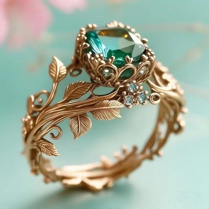 

New Hot Selling Totem Ring Creative Vintage Alloy Inlaid Green Crystal Ring 9