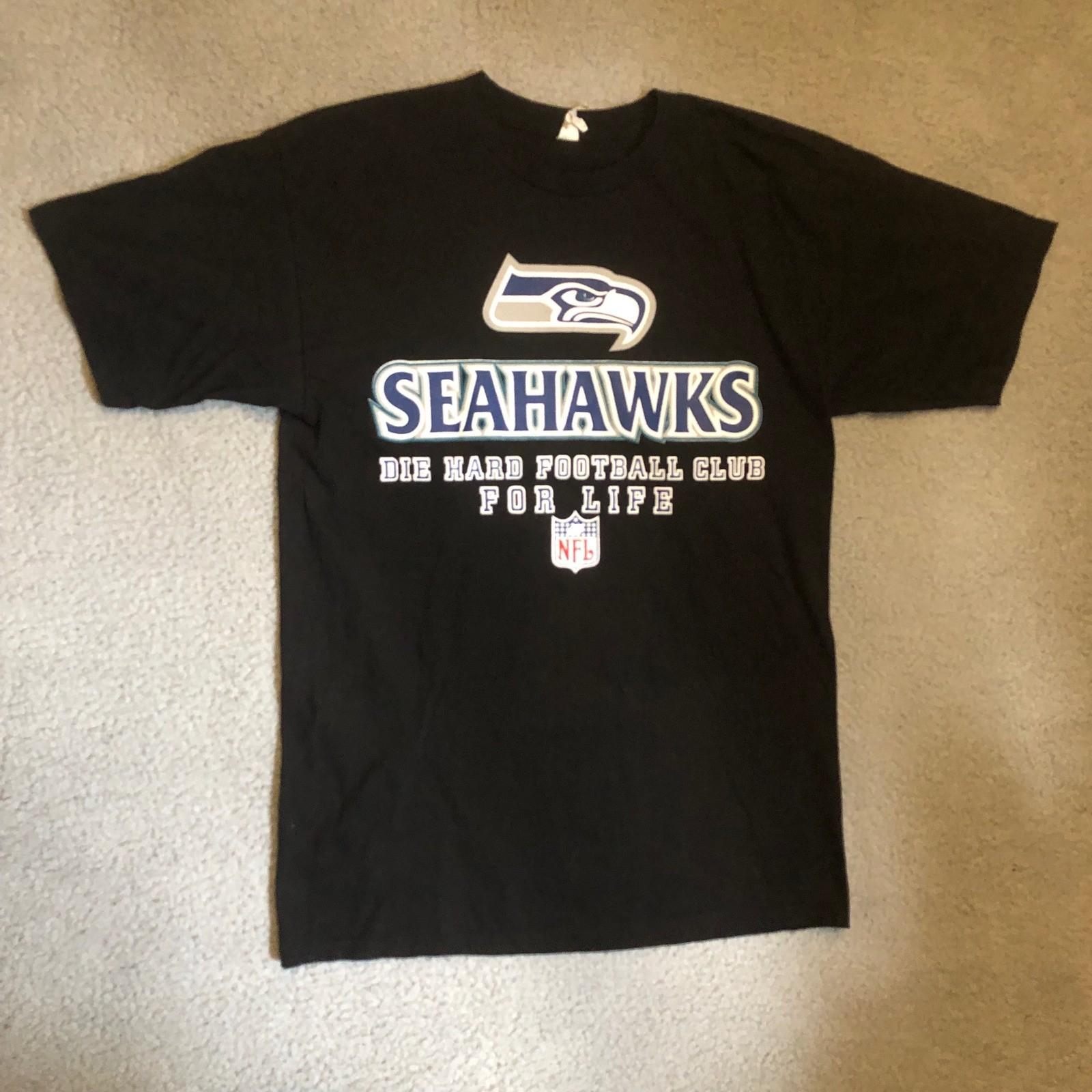 Vtg 2013 Seattle Seahawks Marshawn Lynch Hit List T-Shirt Mens Medium Black NFL Unisex T-Shirt L