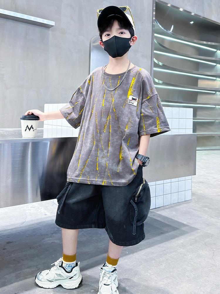 Boys' short sleeved T-shirt summer 2026 new item, medium and large children's thin design, boys' summer clothes, children's cool and stylish top t
