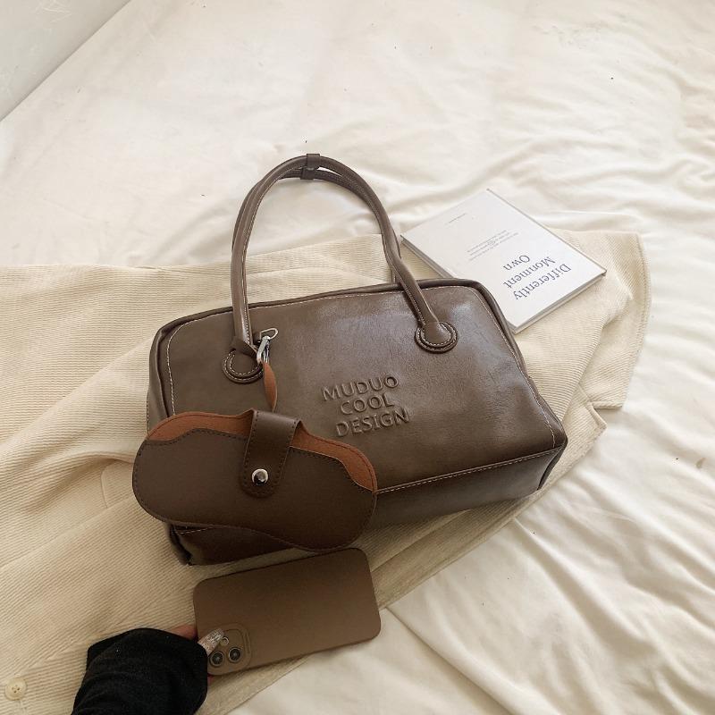 Small and simple square bag for women  casual shoulder bag for armpit manual  crossbody  new for autumn and winter