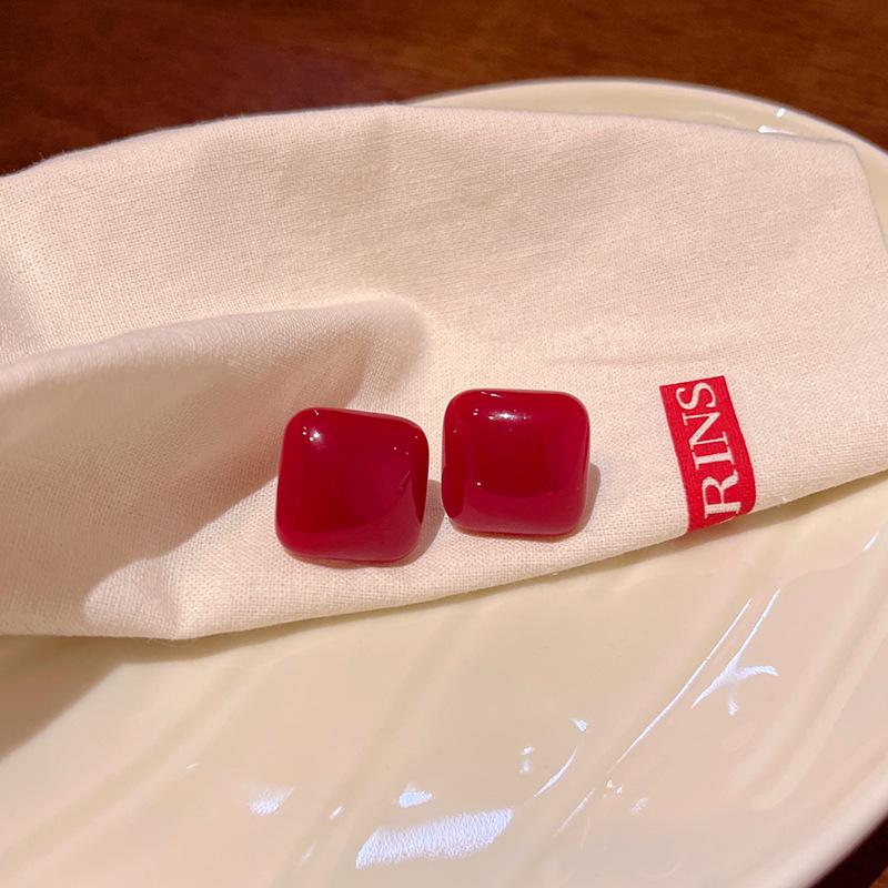 Ankola Red Geometric Earrings: Trendy, High-End Autumn/Winter Style for Women