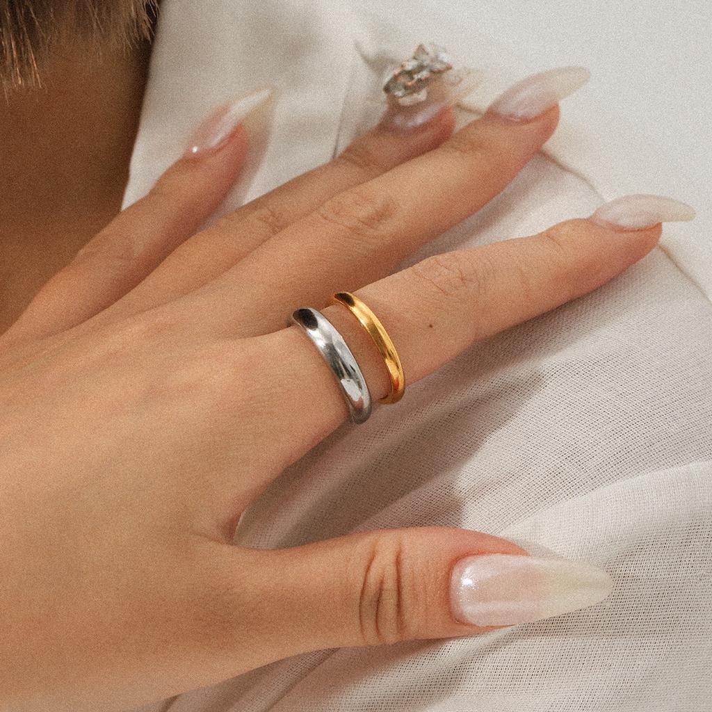 Light luxury minimalist two-tone gold and silver titanium steel ring for women, non-fading, high-end stainless steel open ring
