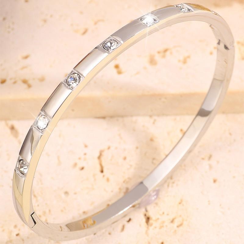 Starry Sky Silver Titanium Steel Bracelet for Women - High-End, Versatile, Full Diamond, Non-Fading Fashion Accessory
