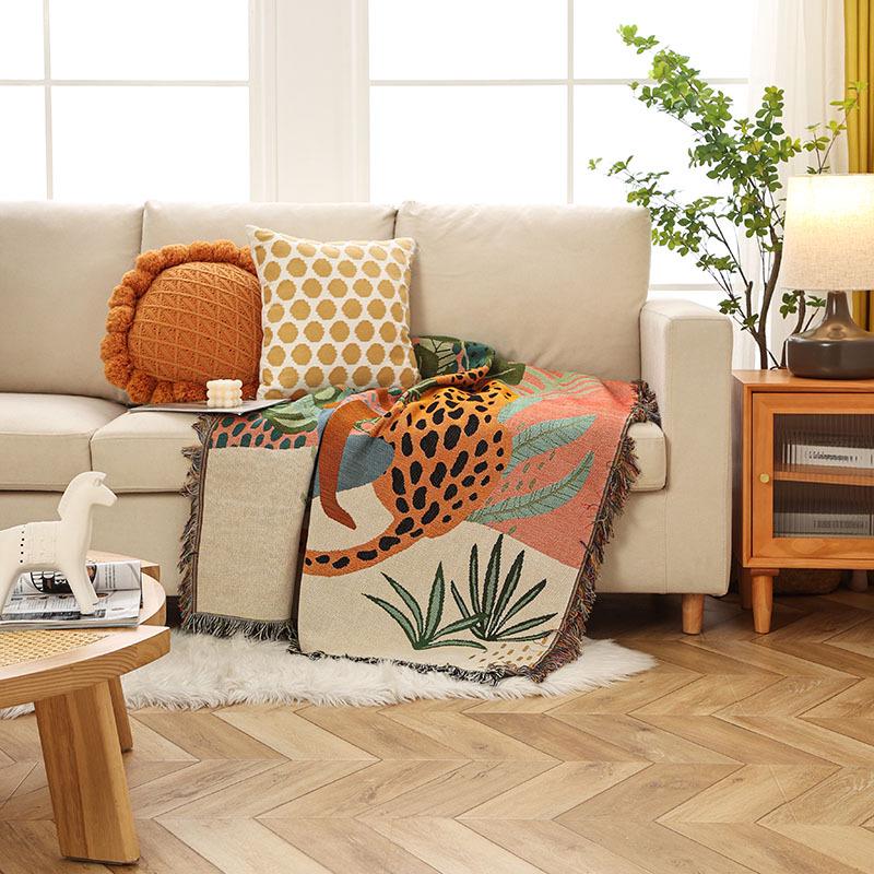 Versatile Ins-Style Line Illustration Blanket: Perfect for Camping, Casual Use, Naps, Throwing, Sofas, Picnics, and Bed Ends.