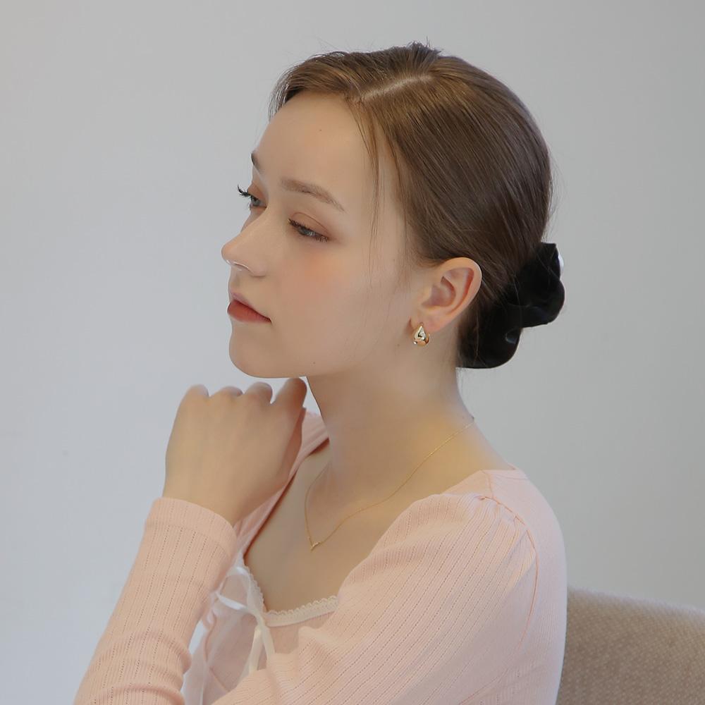 Dieuamour Glossy Mini Pearl Hair Scrunchie 3 Colors