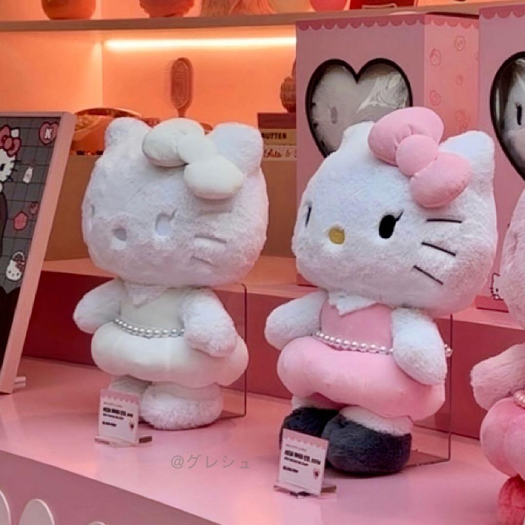 [USED] Korea Exclusive HELLO KITTY x JISOO 40cm Plush Toy