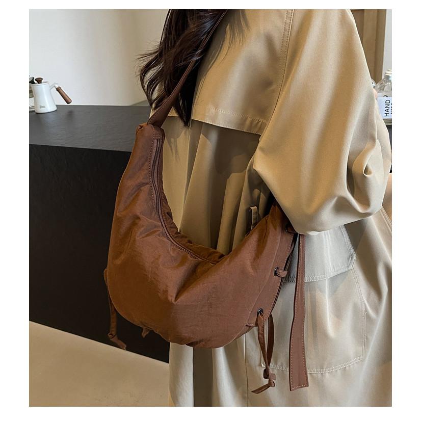 IELGY Casual All-Match Fashion Ladies Messenger Bag Nylon Cloth One-Shoulder Dumpling Bag