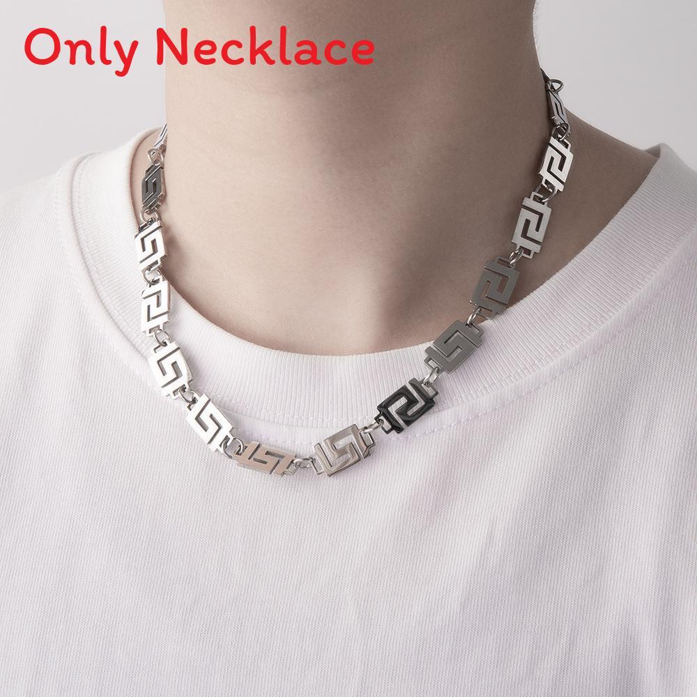 Modern Geometric Titanium Steel Necklace With Foursided Pendant For Casual And Street Style