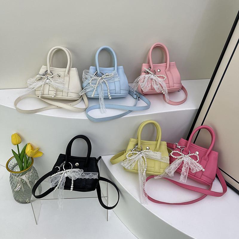 Urban Minimalist Pu Water Bucket Bag With Shoulder Strap For Commuting