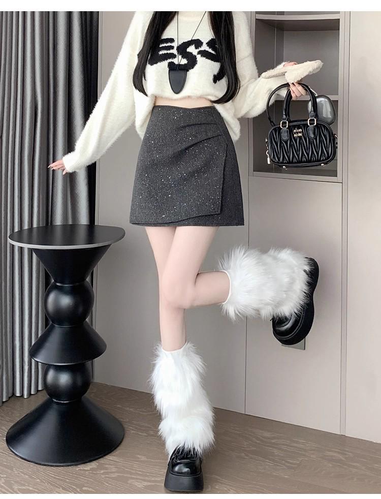 Black Sequined Woolen High-Waisted A-Line Skirt for Autumn/Winter - Slimming, Hip-Hugging, Irregular Hem, with Anti-Exposure Design.