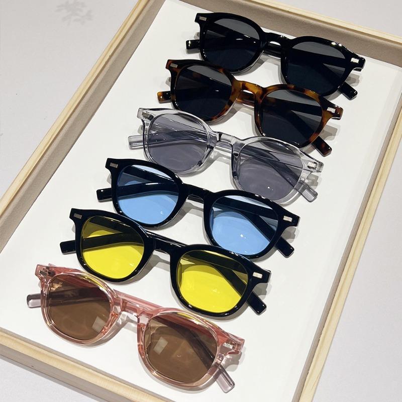 Vintage Men Square Sunglasses Fashion Green Ocean Lens Shades UV400 Eyewear Women Trending Rivets Eyeglasses