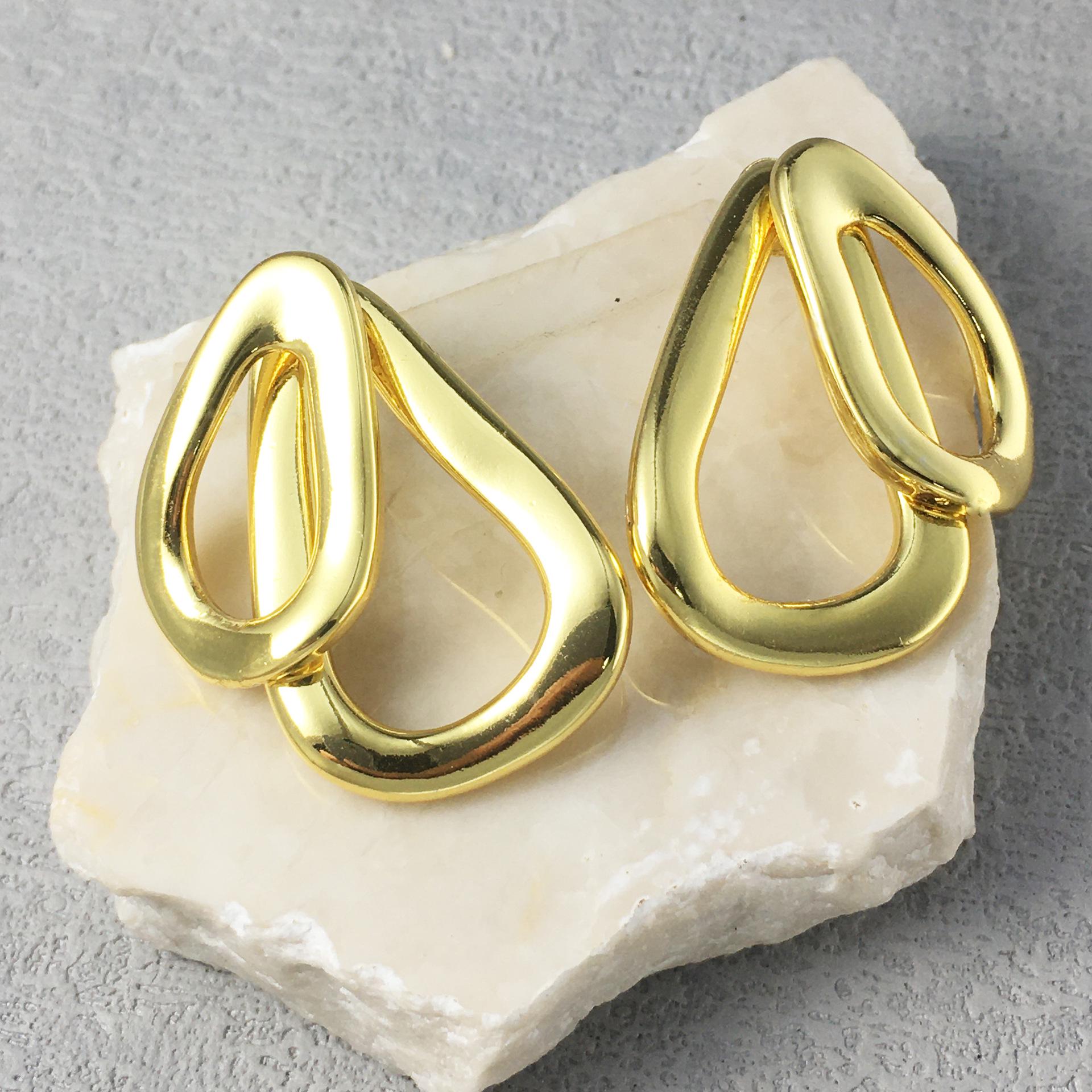 UNOde50 2024 Hot Selling Geometric Women s Earrings - European  American Fashion Jewelry Gift Bag Electroplated