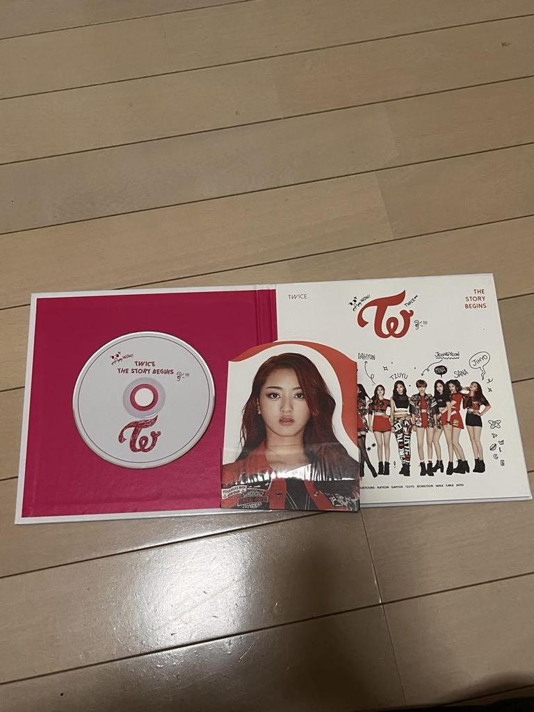 [USED] TWICE The Story Begins Album