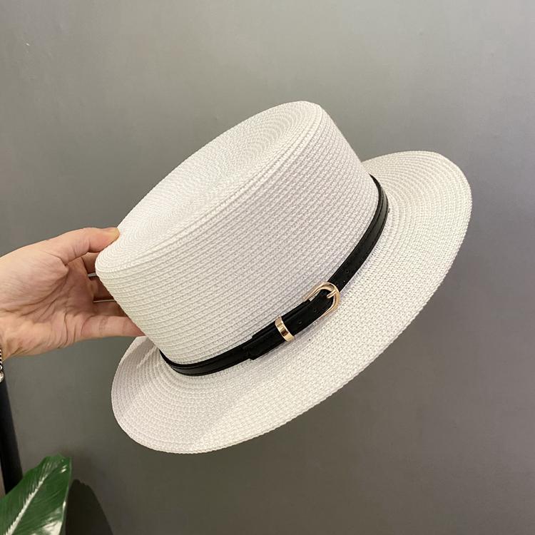 Spring and summer sunshade sunscreen straw hat women's fashion versatile belt buckle top hat British retro style small brim flat top hat