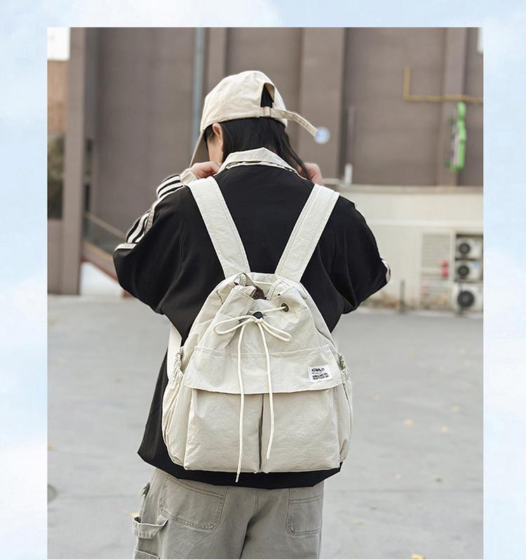 Dámský lehký outdoorový batoh na cestování, turistiku, horolezectví a cyklistiku – všestranný školní batoh na jarní výlety