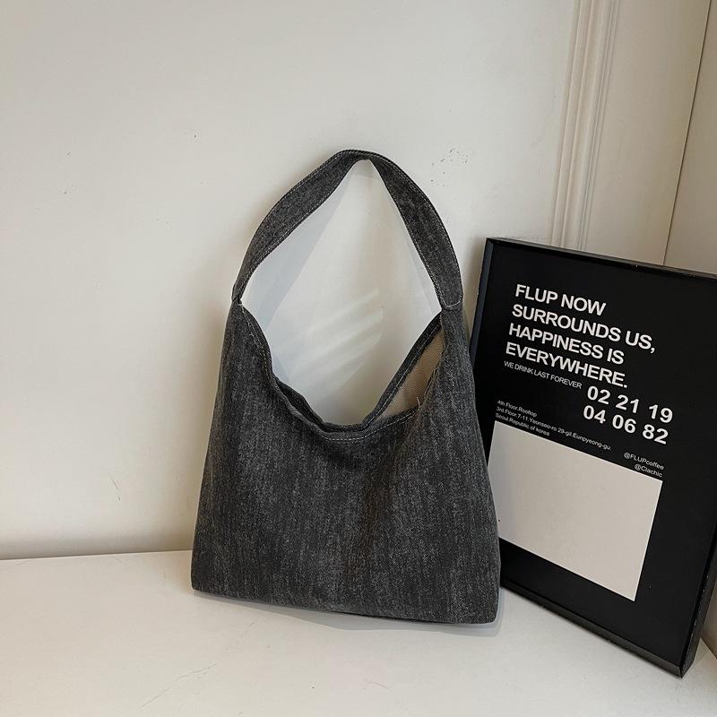 Niche design bag women's 2025 spring new large-capacity shoulder underarm bag casual fashion commuter tote bag