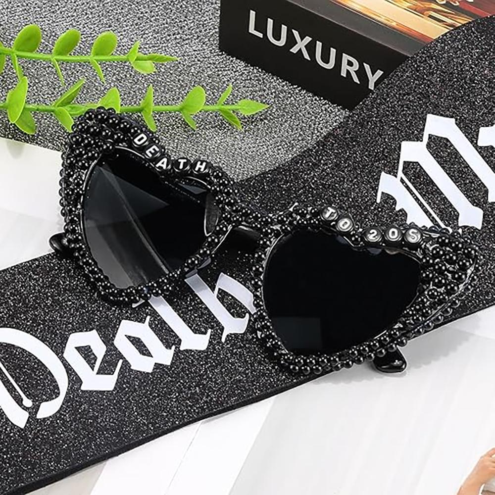 Tod meinen 20ern Geburtstagsset Schwarze herzförmige Sonnenbrille Brille Glitzernde Schärpe Abschied von den 20ern Geburtstagsdeko Foto-Requisite