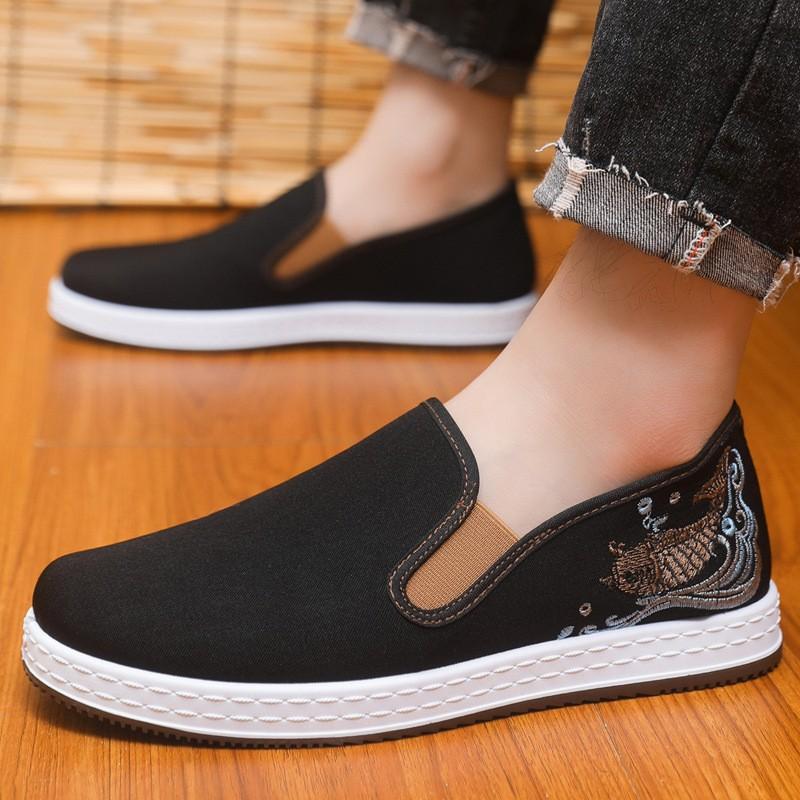 

2025 New Ethnic Style Embroidered Old Beijing Cloth Shoes, Breathable One-pedal Men s Canvas Shoes in Summer 44