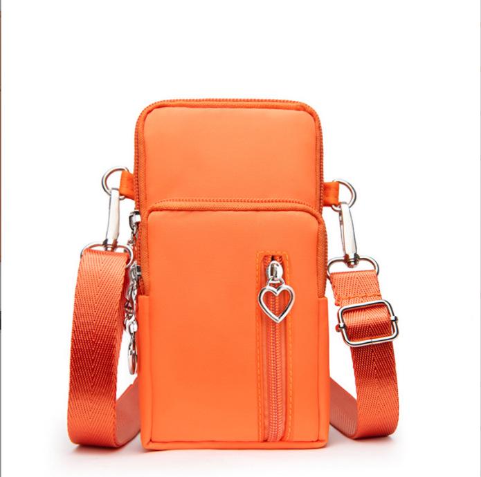 2025 Modische Damen-Crossbody-Tasche mit dreifachem Reißverschluss, Münzbörse, Handyfach und Schlüsselhalter – Trendig und Funktional.
