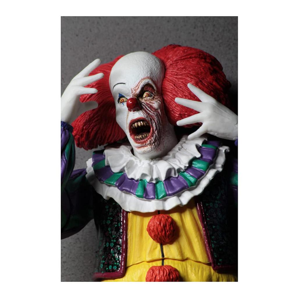 NECA Entertainment Collectibles IT Pennywise 1990 Action Figure (National Association) 7"