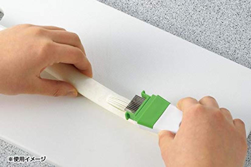 Shimomura Kougyou Full Veggie Smile White Onion Cutter Made in Niigata Available in white and 172 x 78 x 25 (Shimomura Industries) FVS-616, Japan,