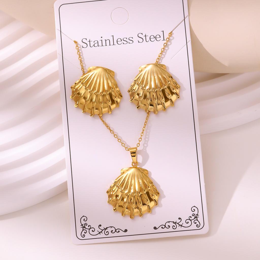 Personalized European and American Fashion Stainless Steel Stud Earrings Necklace Titanium Steel Non-fading Jewelry Set